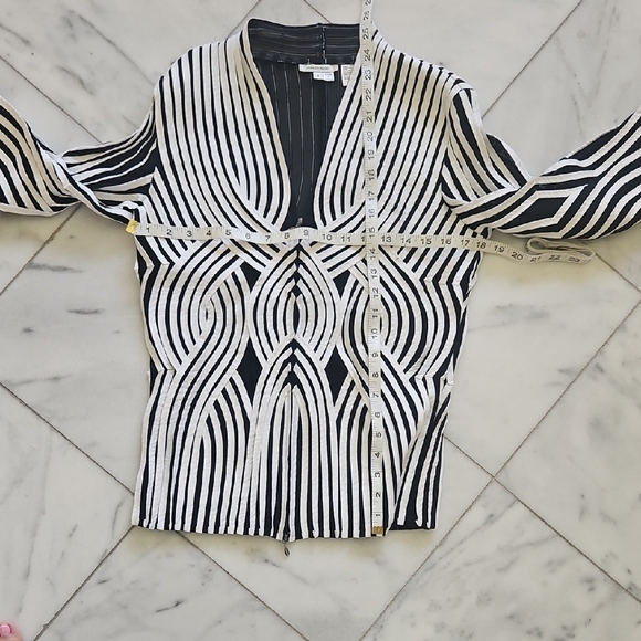 Andrea Roseti Black and White Patterned Top and Jacket Set - Picture 2 of 12